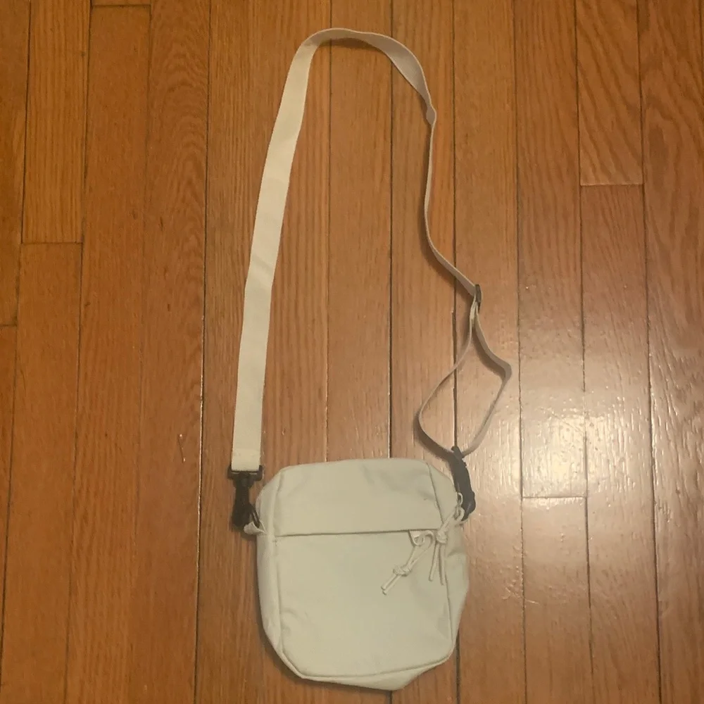 NWOT Crossbody Bag - Picture 2 of 7